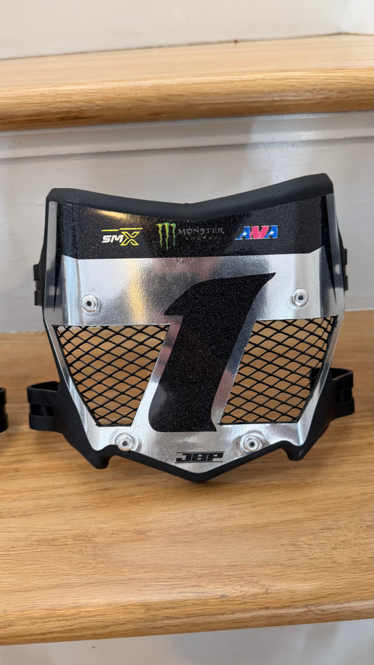 Chrome Vented Plate 1 of 1