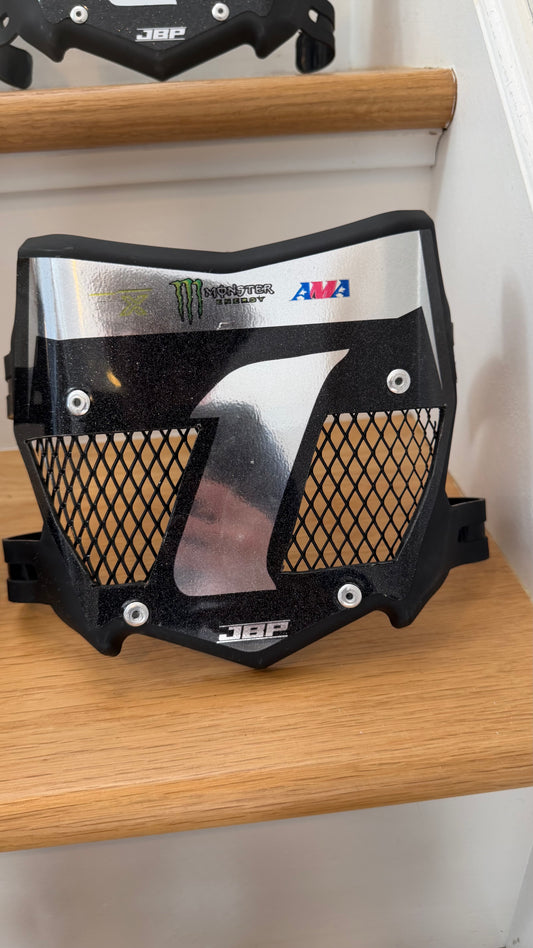 Chrome Vented Plate 1 of 1